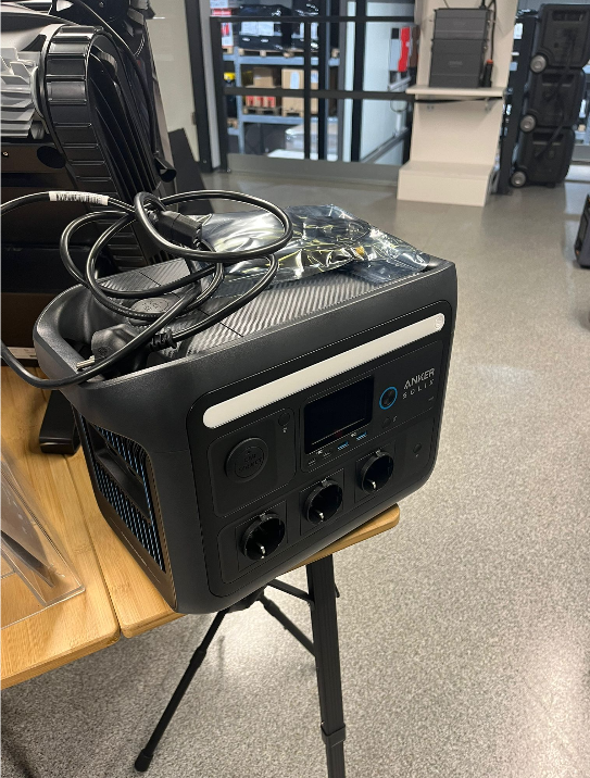 [OUTLET#566] Anker SOLIX C800X Plus [768 Wh / 1200W]  POWER STATION mit Campingbeleuchtung mit 3 Modi