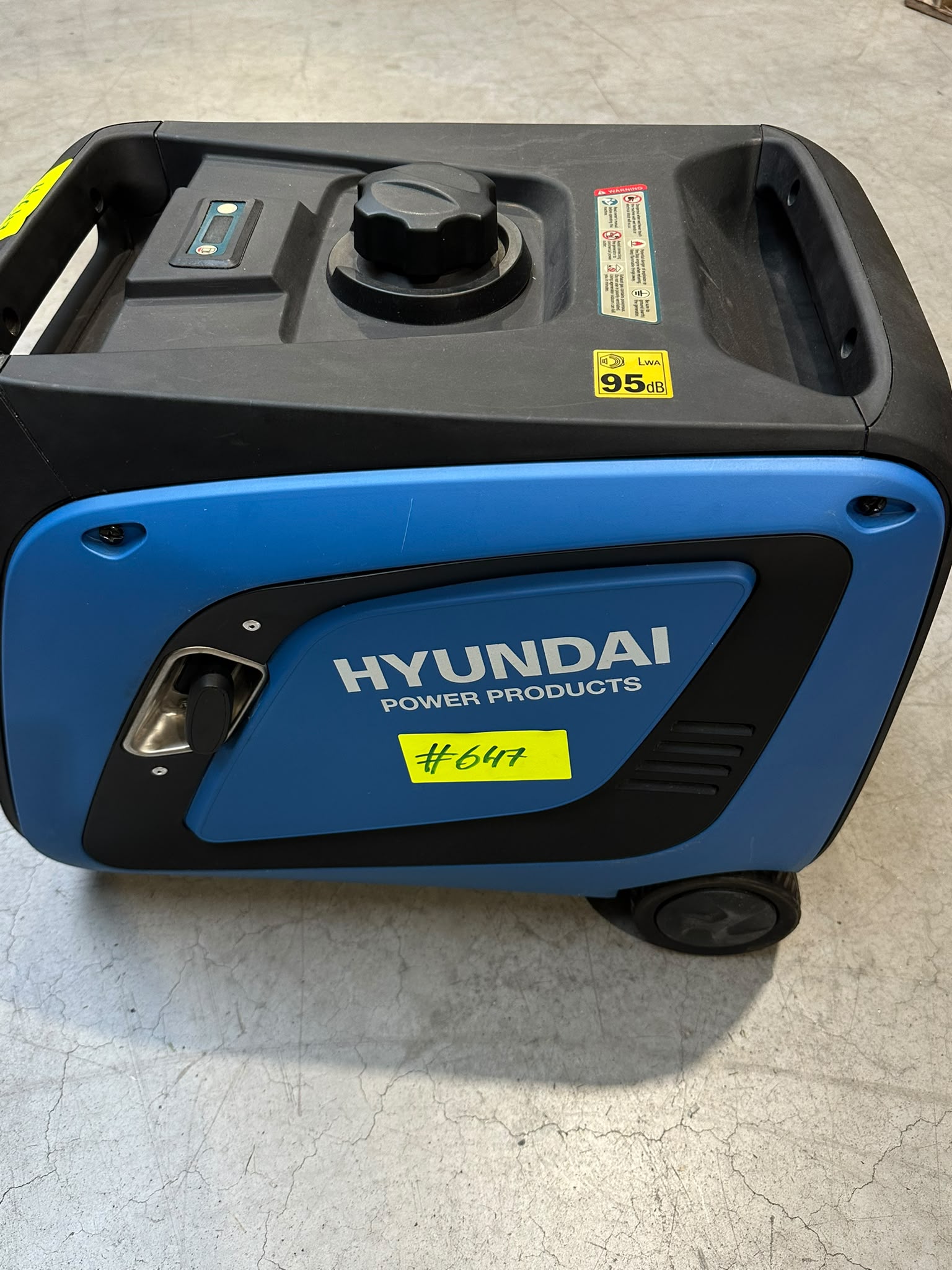 [OUTLET#647] HYUNDAI Inverter-Generator 3900 W HY3900SEi