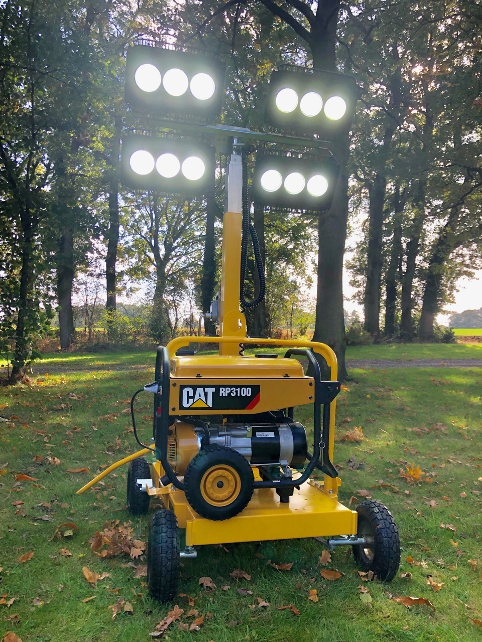 LICHTMAST LT600-LED KOMPAK für 2.500 m² Baustellenbeleuchtung LICHTMAST LT600-LED KOMPAK für 2.500 m² Baustellenbeleuchtung