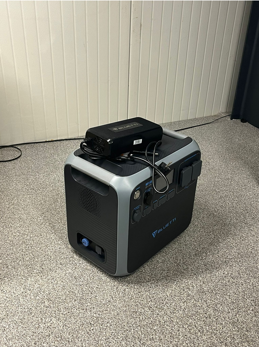 [OUTLET#617] BLUETTI  AC200P [ 2000Wh / 2000W ] Solar Tragbare Power Station