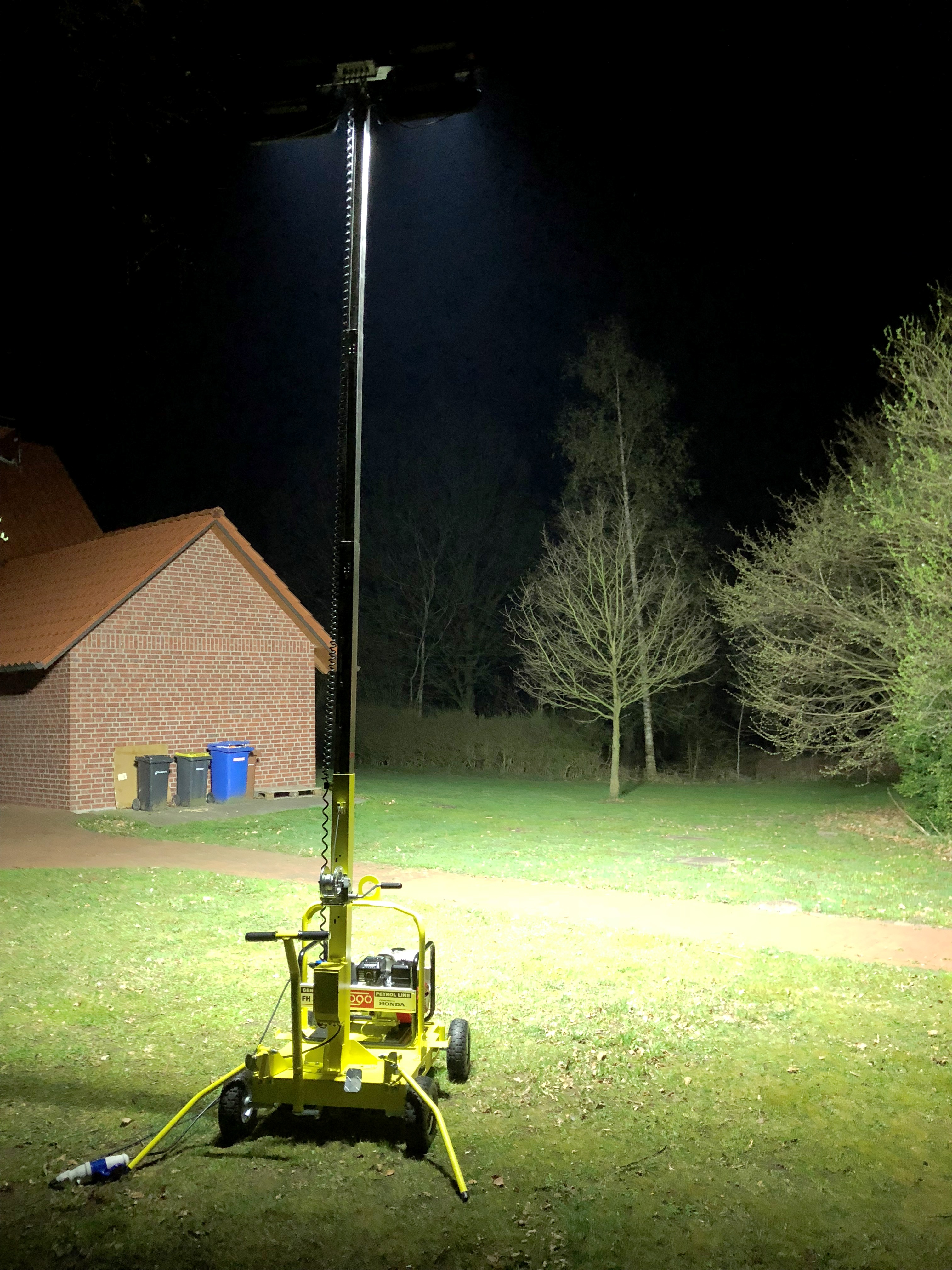 LICHTMAST LT600-LED KOMPAK für 2.500 m² Baustellenbeleuchtung LICHTMAST LT600-LED KOMPAK für 2.500 m² Baustellenbeleuchtung