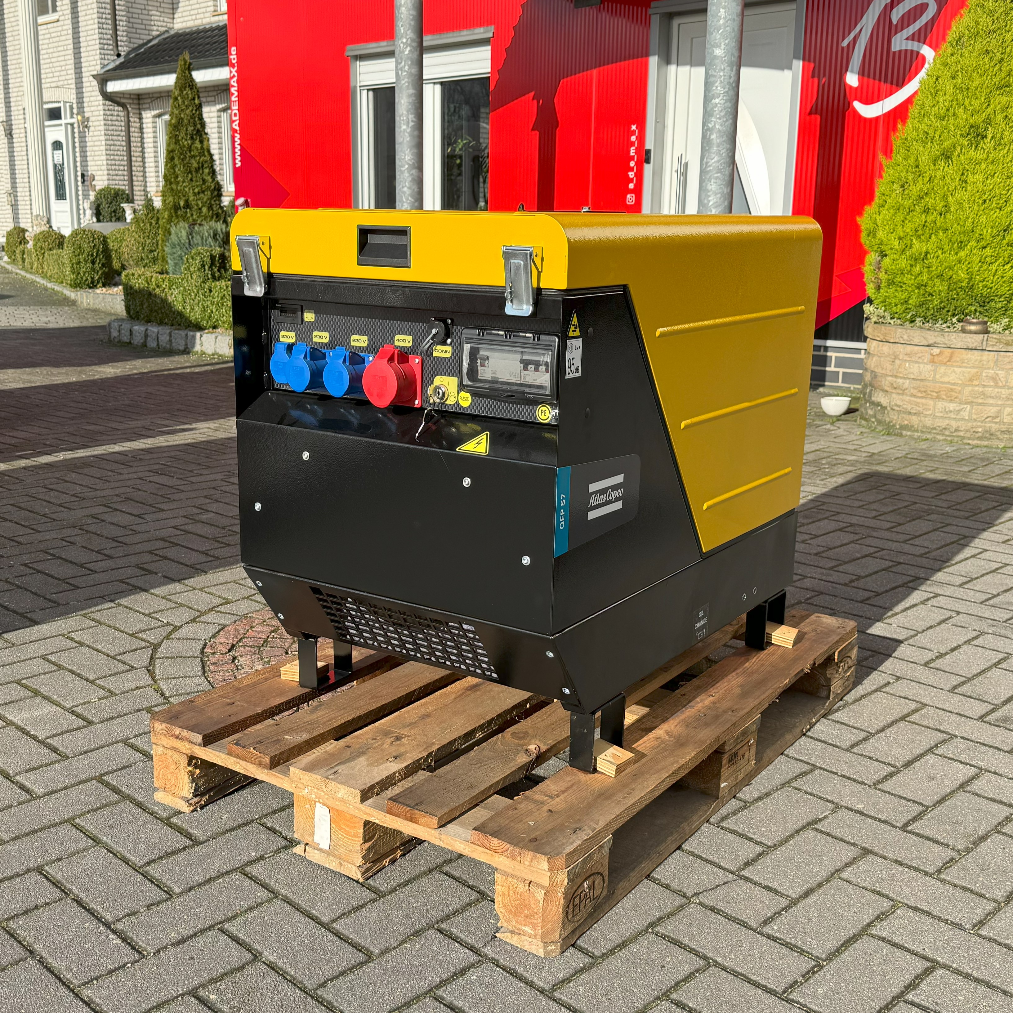 6,9kVA Atlas Copco Diesel Stromaggregat QEP S7 230 & 400 V 6,9kVA Atlas Copco Diesel Stromaggregat QEP S7 230 & 400 V
