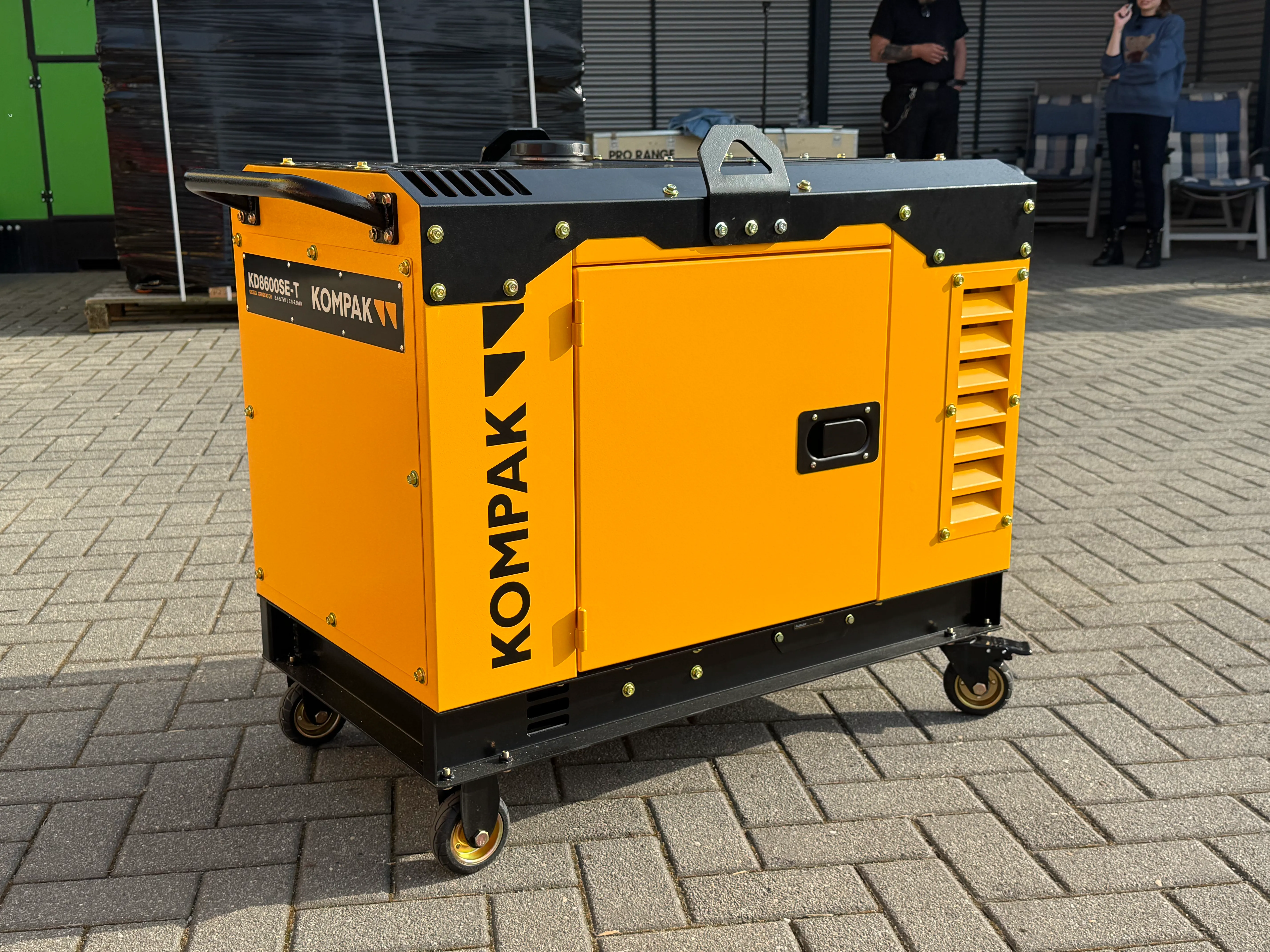 KOMPAK Stromerzeuger 7,9 kVA  Diesel KD8600SE-T Stromaggregat