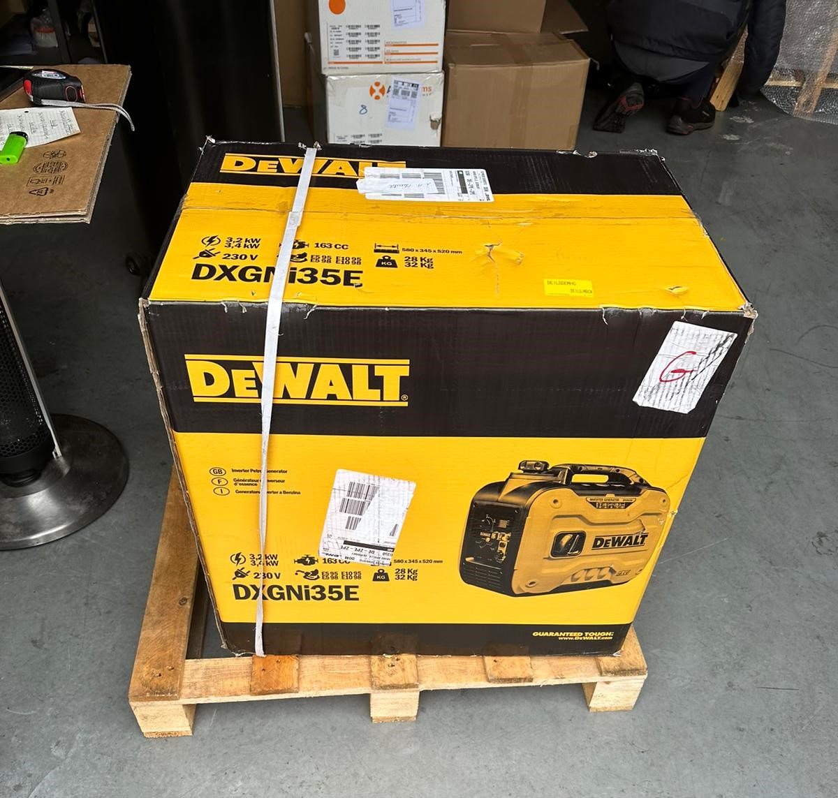 [OUTLET] DeWalt Inverter 3400 Watt Benzin DXGNi35E Stromaggregat
