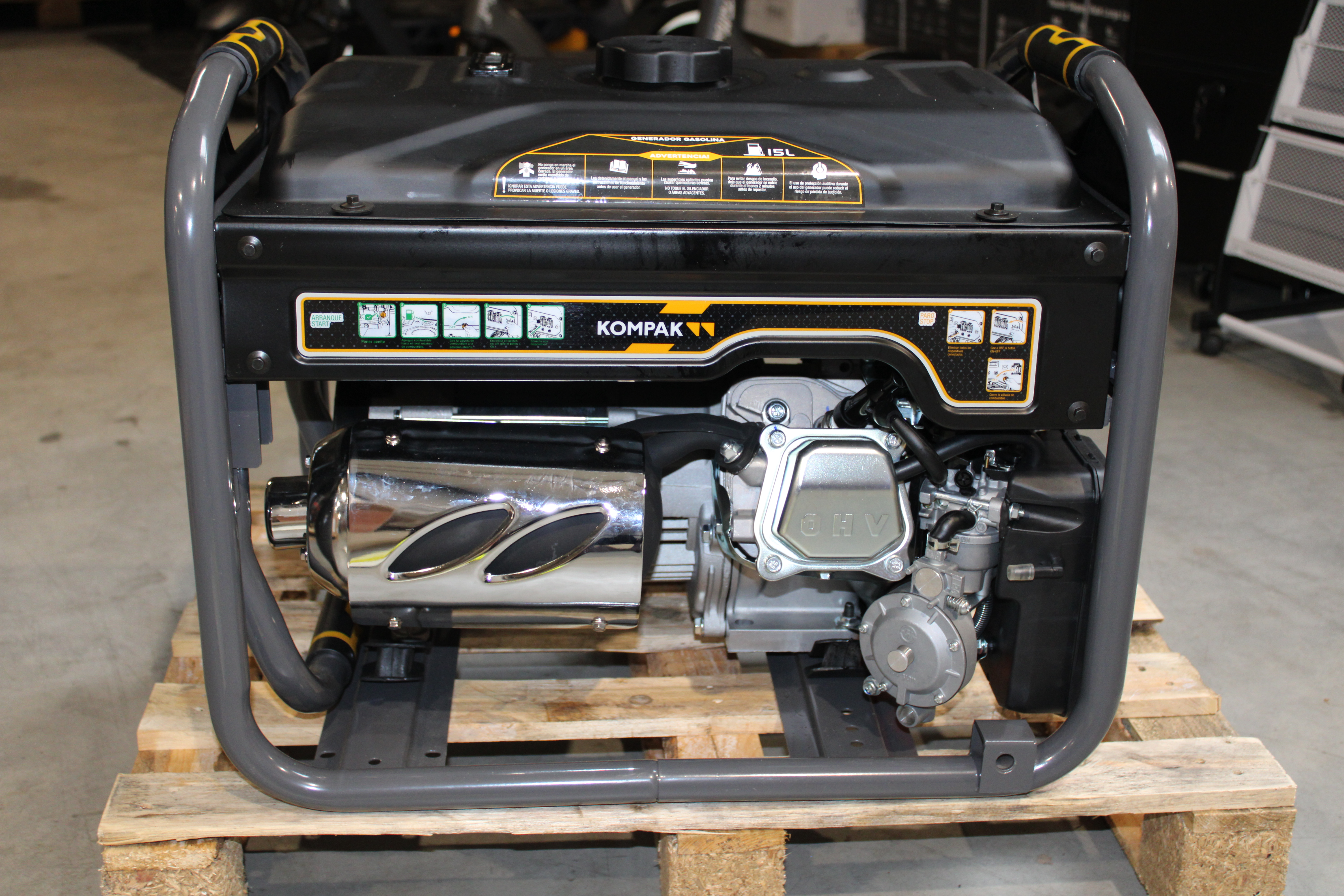 [OUTLET#568] Gas & Benzin KOMPAK Stromerzeuger Stromaggregat 3.300 Watt K4000S-DF