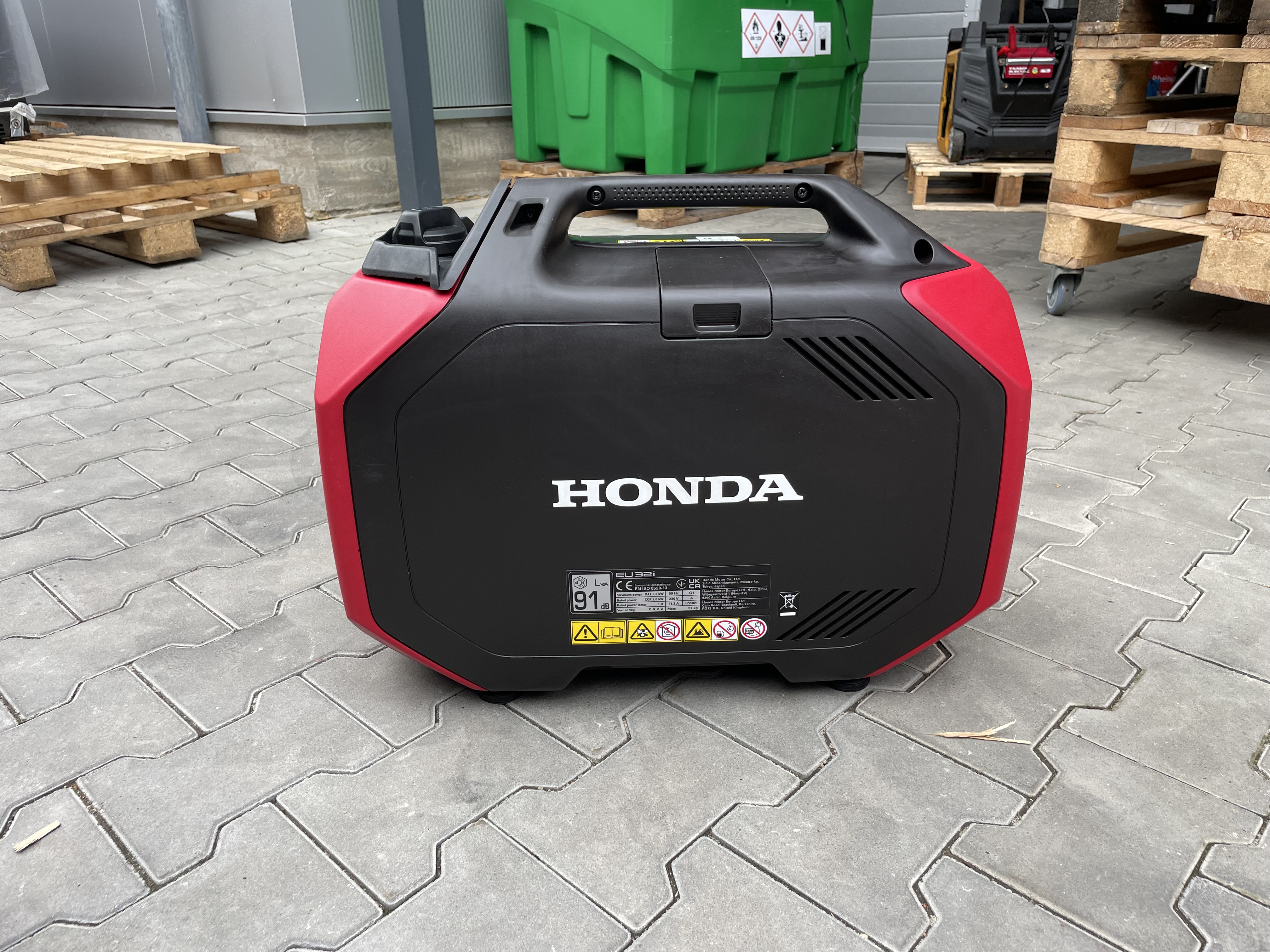 [OUTLET#259] Honda Inverter Stromaggregat Benzin 3200 Watt EU32i  