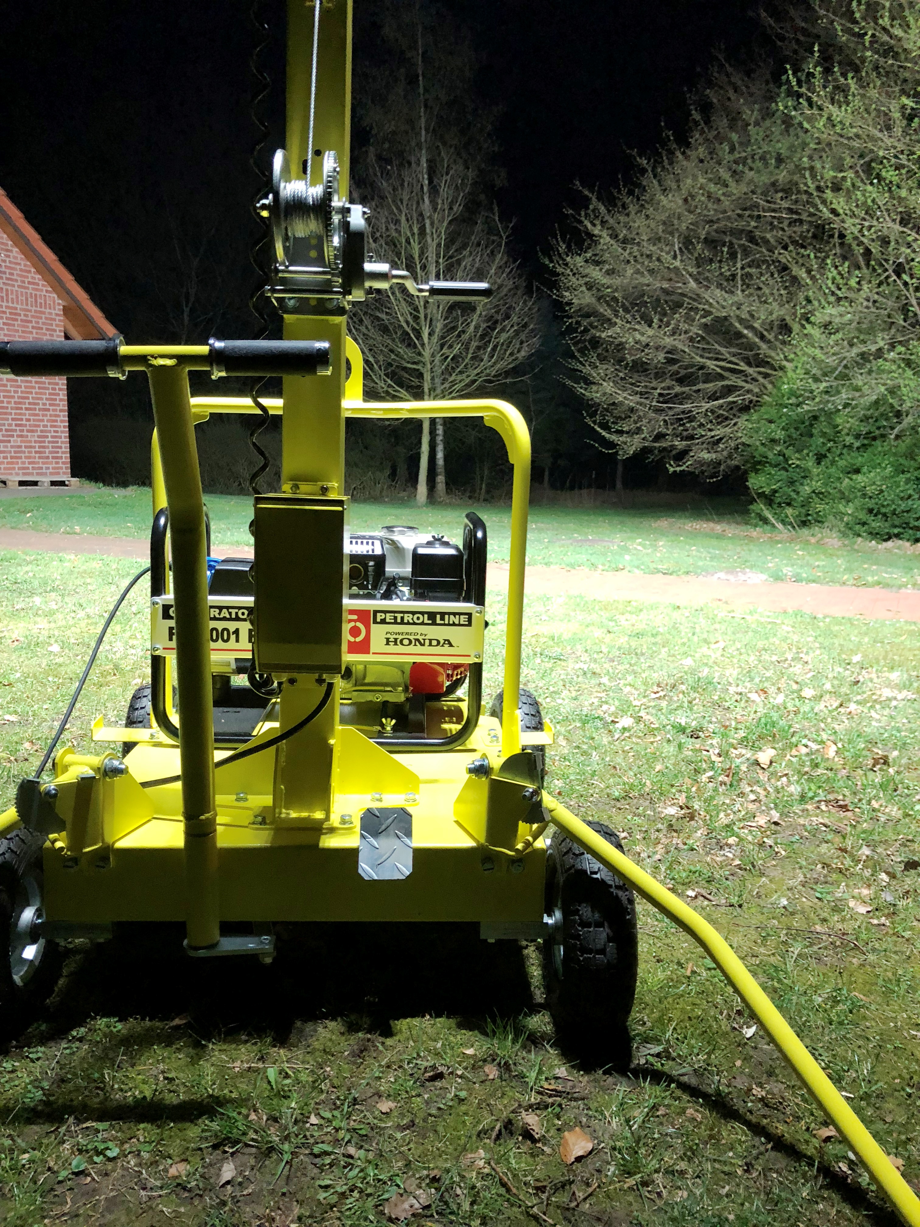 LICHTMAST LT600-LED KOMPAK für 2.500 m² Baustellenbeleuchtung LICHTMAST LT600-LED KOMPAK für 2.500 m² Baustellenbeleuchtung