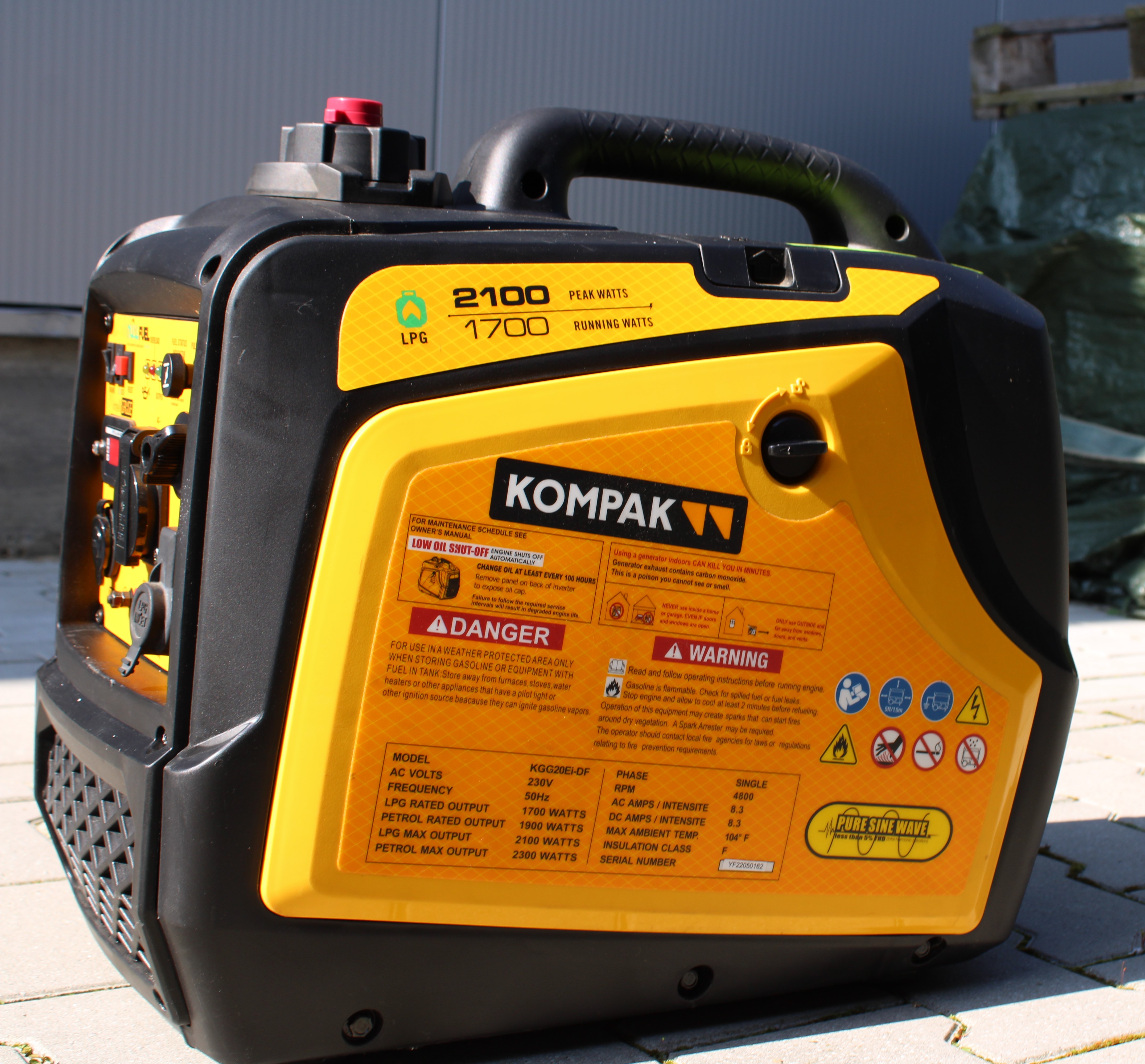 [OUTLET#410] KOMPAK Inverter 2.300W Gas & Benzin KGG20iE-DF Dual Fuel Stromerzeuger 230V  